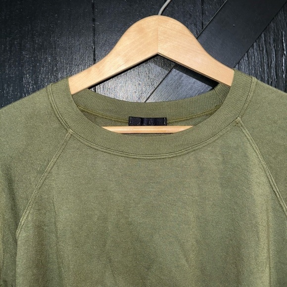 LVHR Revolve Sabina Crop Soft Micro Modal French Terry Raglan Sweatshirt Olive S - Picture 5 of 12